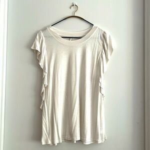 Fluttery white tshirt